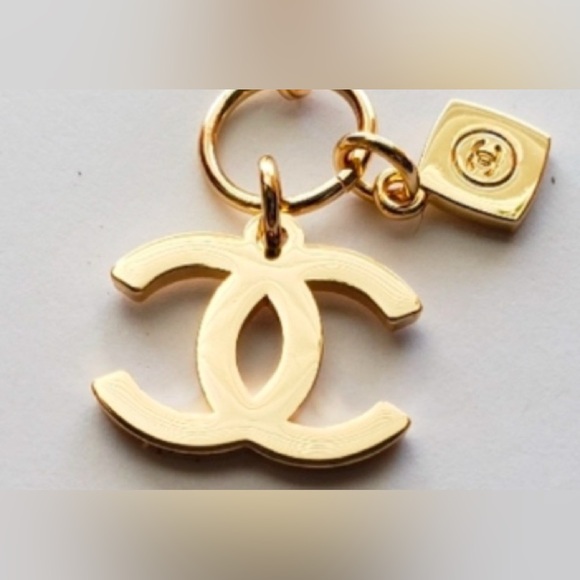 Authentic CHANEL CC Holiday Double Charm Pendant Bag charm Necklace Charm - Picture 1 of 16